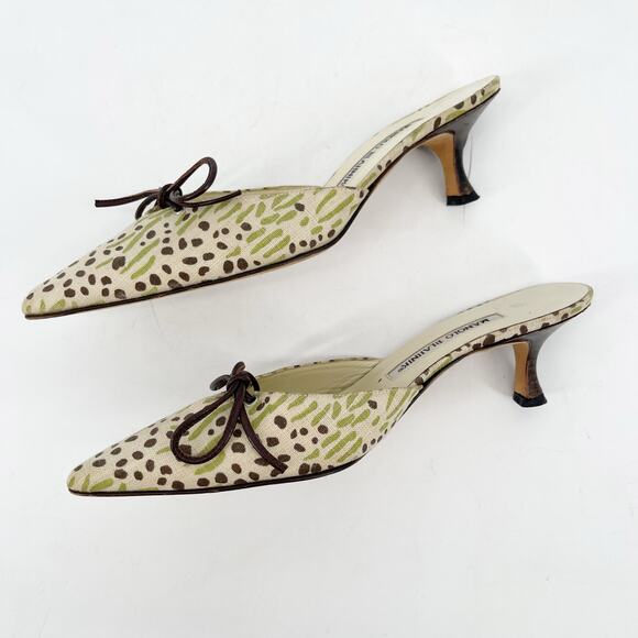 Manolo Blahnik Vintage Beige Green Brown Canvas Bow Pointed Toe Mules IT 36.5 - Picture 4 of 11